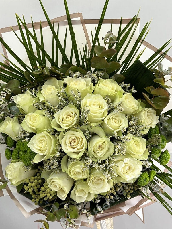 21 Premium White Rose Bouquet