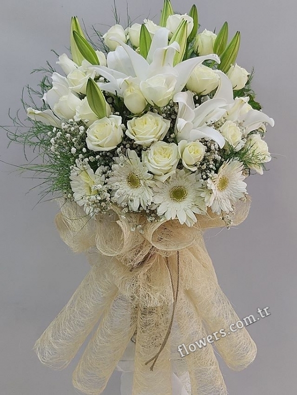 Beauty White Flower Bouquet 