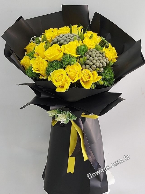 VIP Yellow Rose Bouquet