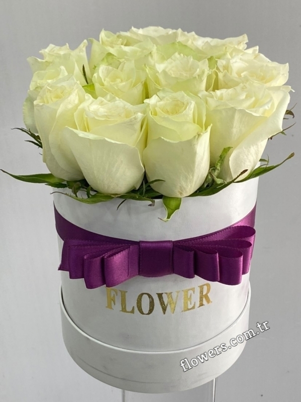 11 White Rose Box