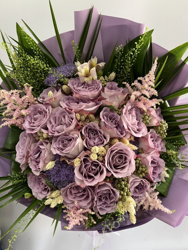 Deluxe Lilac Rose Bouquet