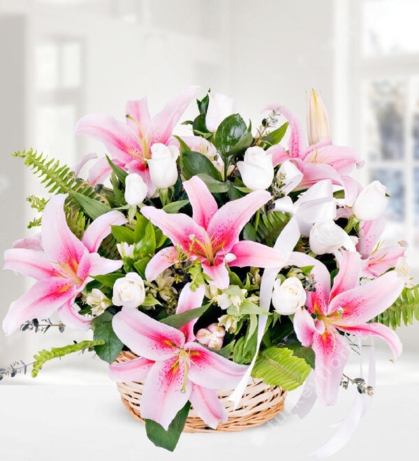 Pink Lilium White Rose in Basket