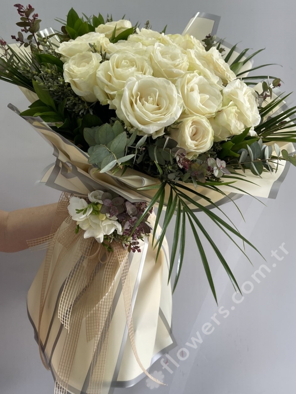 Premium White Rose Bouquet