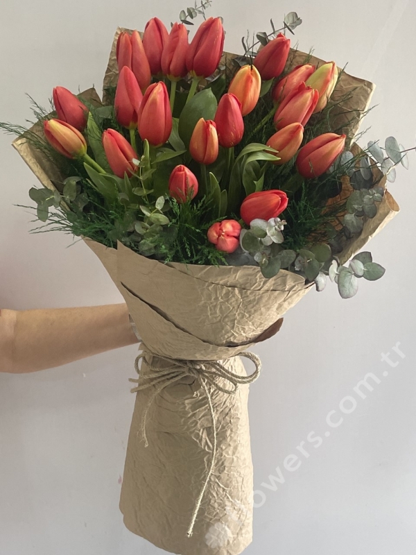 Red Tulip Bouquet