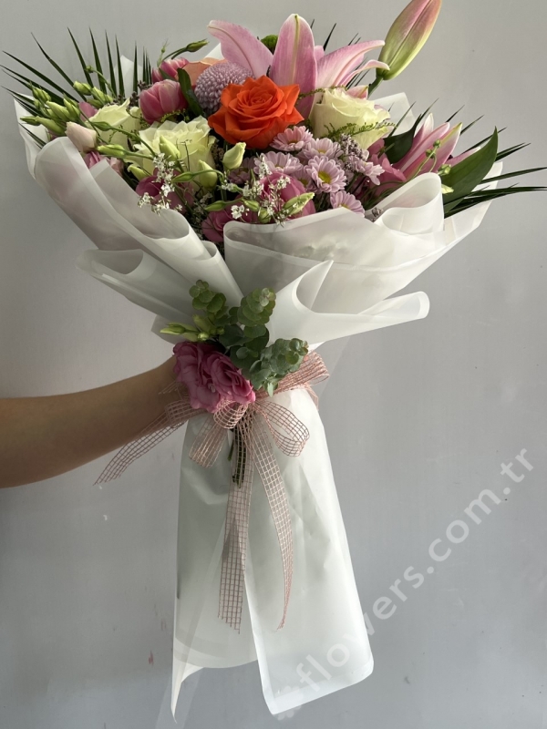 Royal Lily & Rose Bouquet