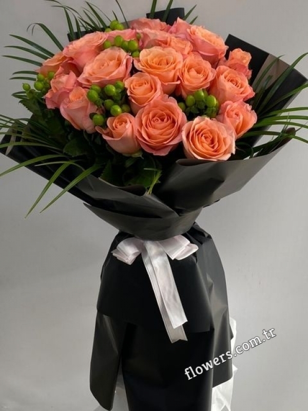 Pretty Peach Rose Bouquet