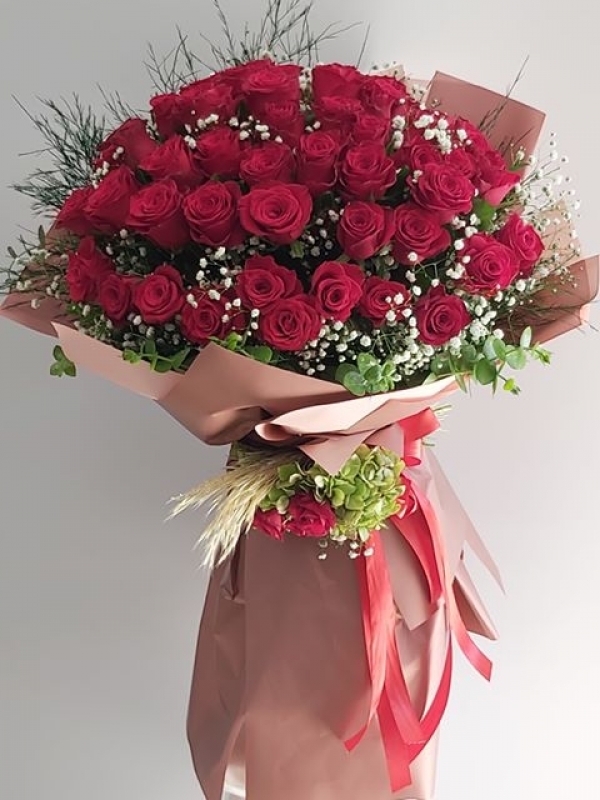 Elegant Bouquet of 51 Rose