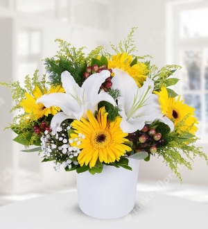 Lilium and Yellow Gerbera