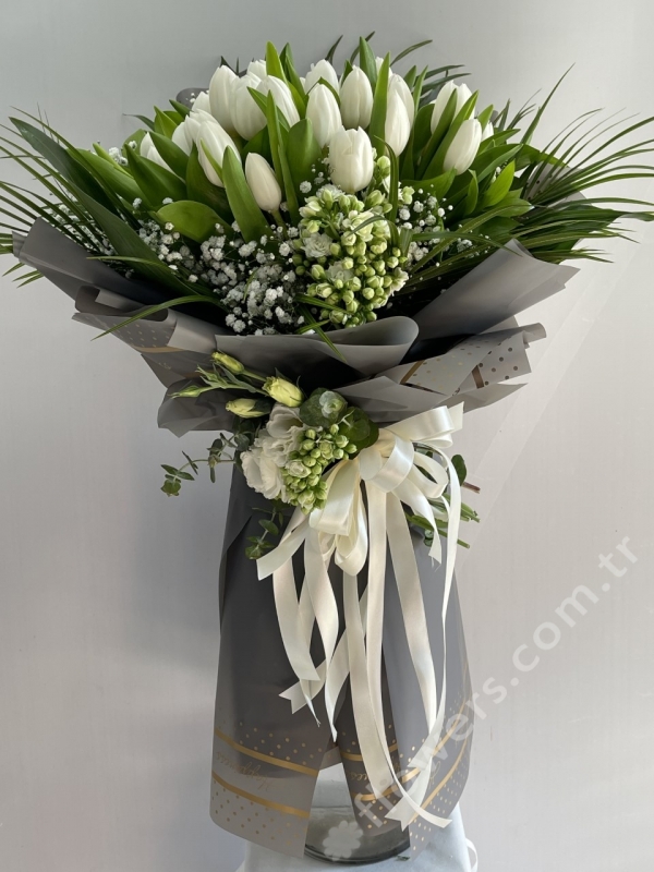 50 White Tulip Bouquet