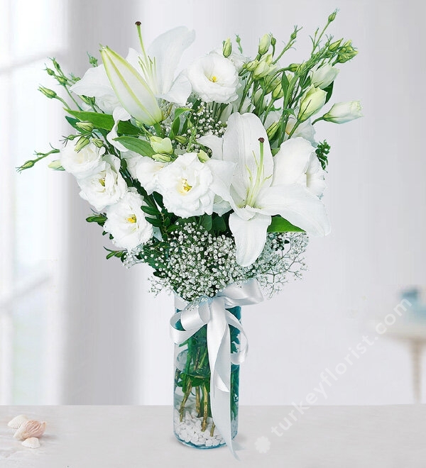 White Lilium and Lisianthus